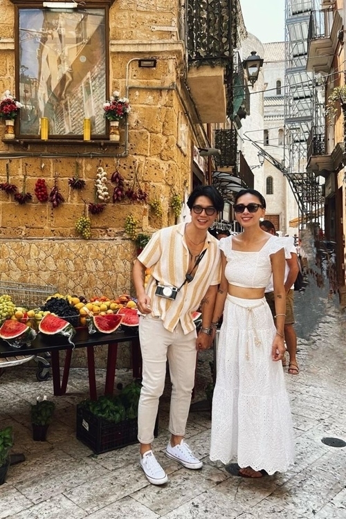 Chuyện showbiz: Vợ chồng Ngô Thanh Vân khoe ảnh dạo phố ở Italy