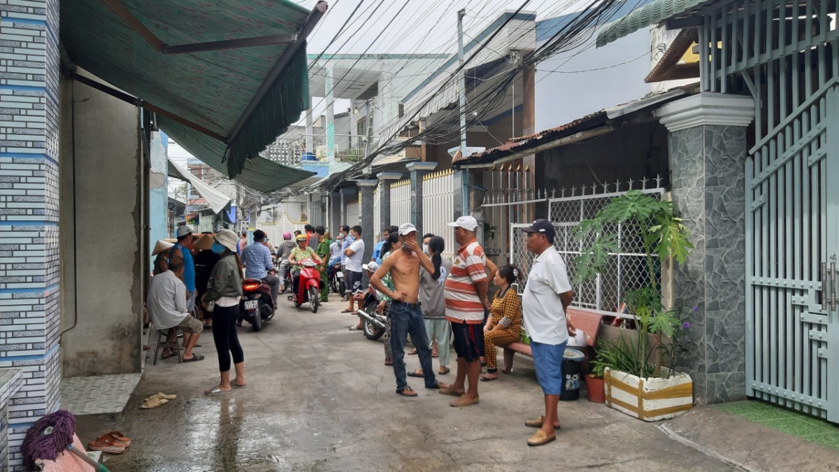 Ăn hủ tiếu không trả bát còn vác dao chém chết chủ quán