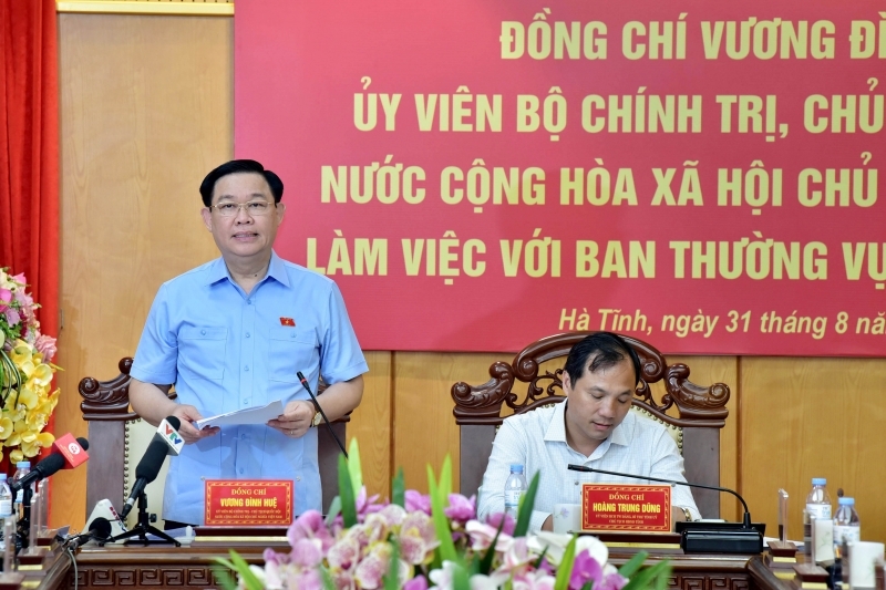 Chủ tịch Quốc hội Vương Đình Huệ làm việc với Tỉnh ủy Hà Tĩnh