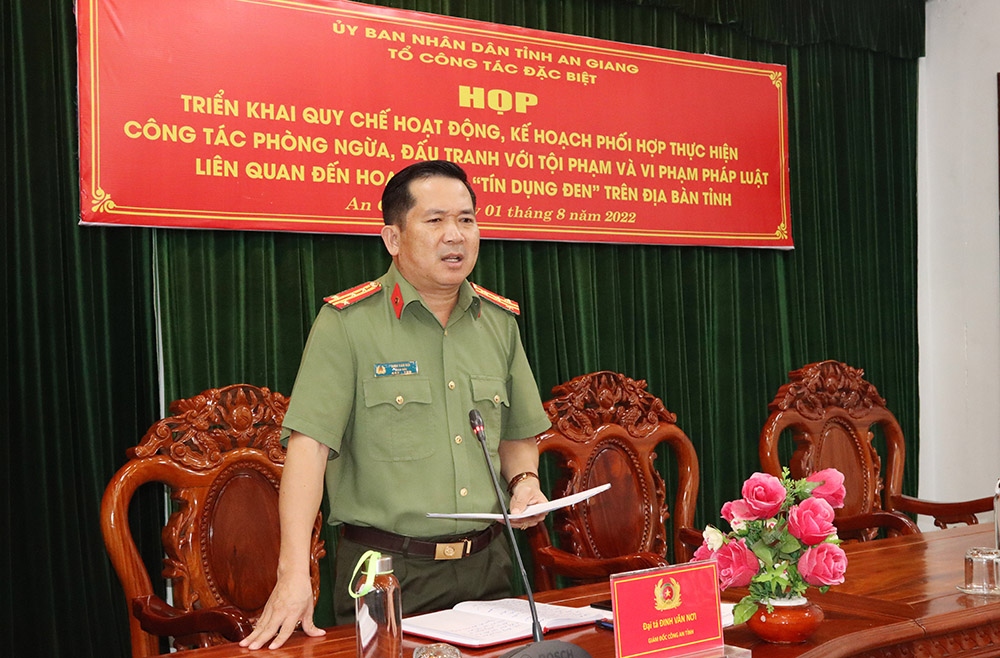 Đại tá Đinh Văn Nơi chỉ đạo Tổ công tác đặc biệt triệt phá tội phạm tín dụng đen