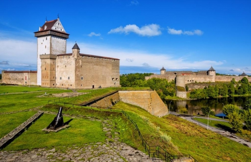 Estonia có thể là nước đầu tiên cấm công dân Nga nhập cảnh