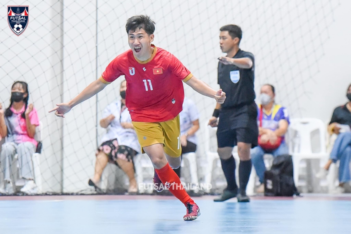 Futsal Việt Nam đánh bại chủ nhà Thái Lan để vào chung kết