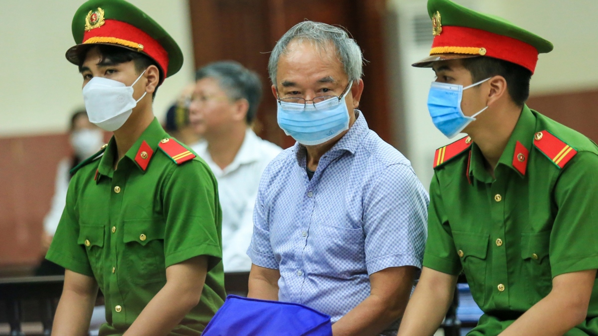 Bị cáo Dương Thị Bạch Diệp nhập viện, hoãn phiên tòa phúc thẩm
