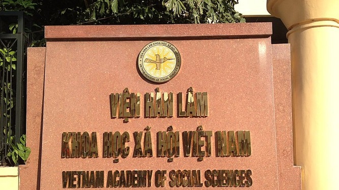 Cảnh cáo Ban Thường vụ Đảng ủy Viện Hàn lâm Khoa học xã hội Việt Nam