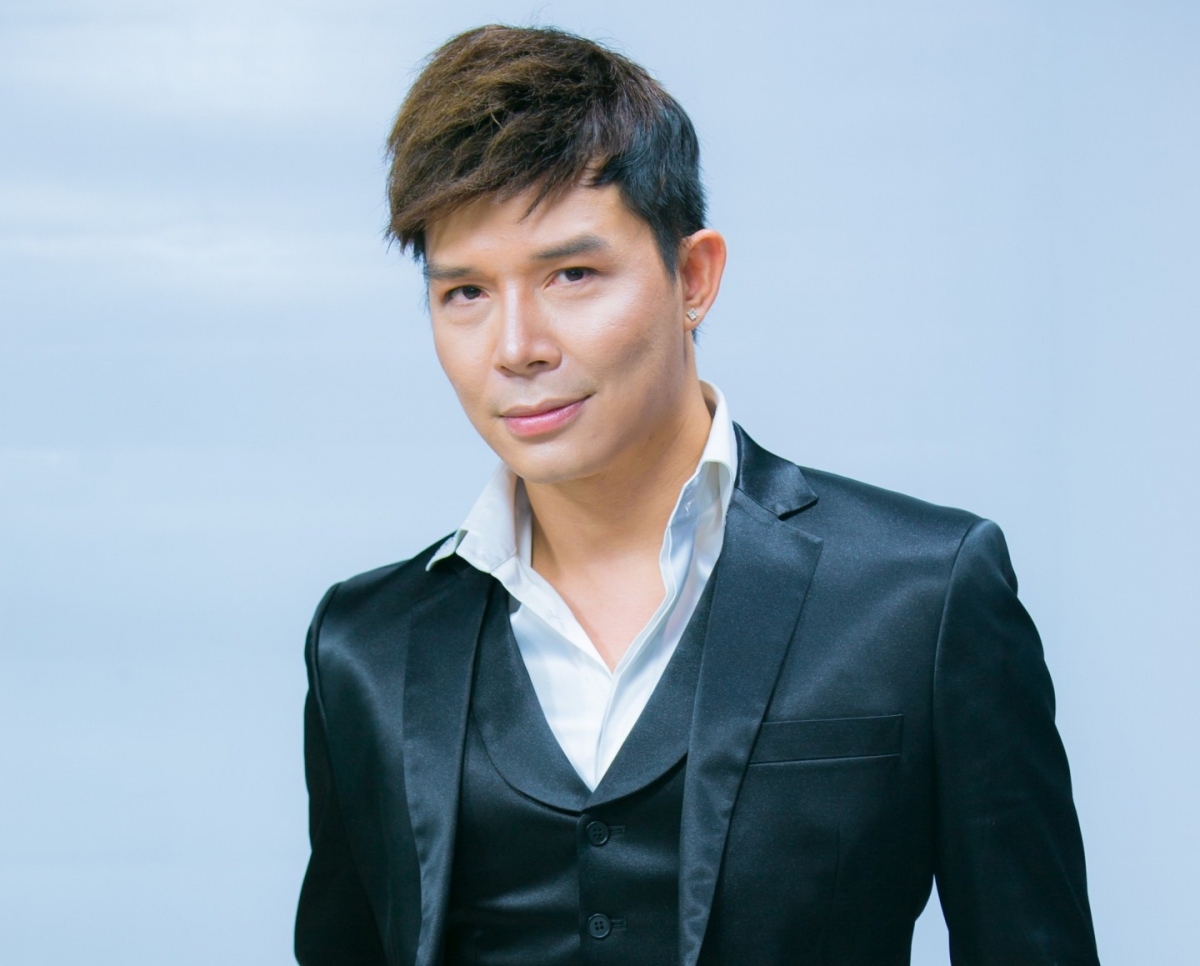 Nathan Lee ra MV lên án những “thói hư tật xấu” của showbiz Việt