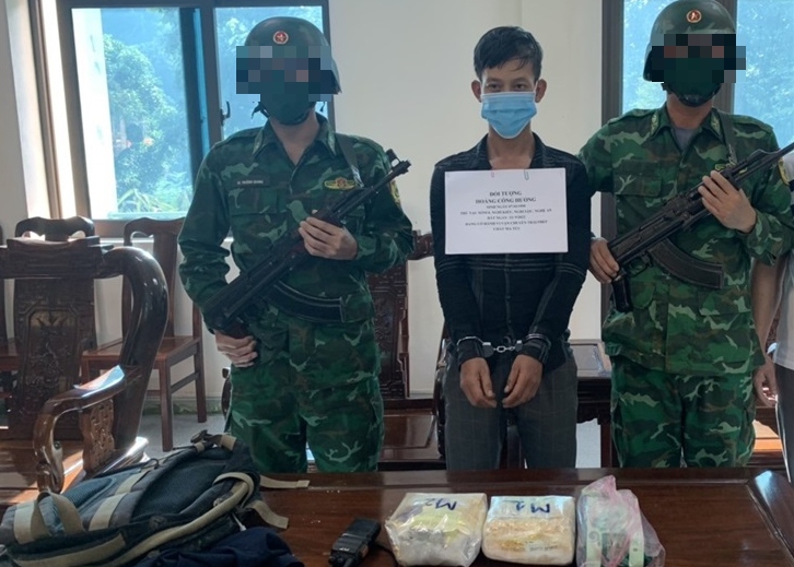 Cắt rừng sang Lào mua 17.000 USD ma túy về bán kiếm lời