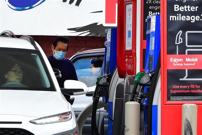 Bộ trưởng Tài chính Mỹ cảnh báo giá xăng có thể tăng trở lại trong mùa Đông tới