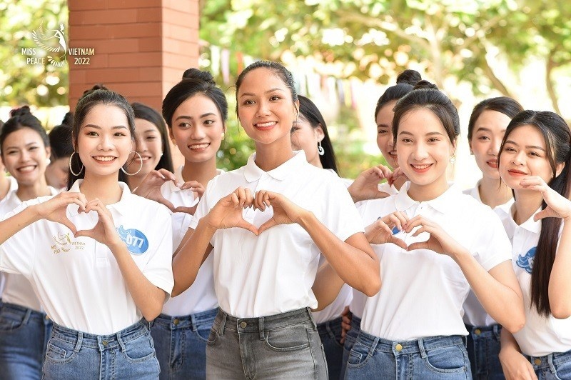 Miss Peace Vietnam 2022 nhận phần thưởng tổng trị giá 1 tỉ đồng