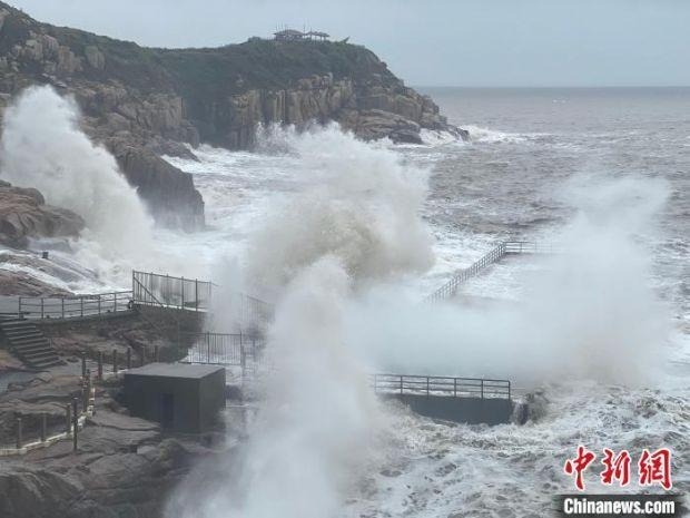 Trung Quốc di tản hơn 800 ngàn người vì báo động đỏ do bão