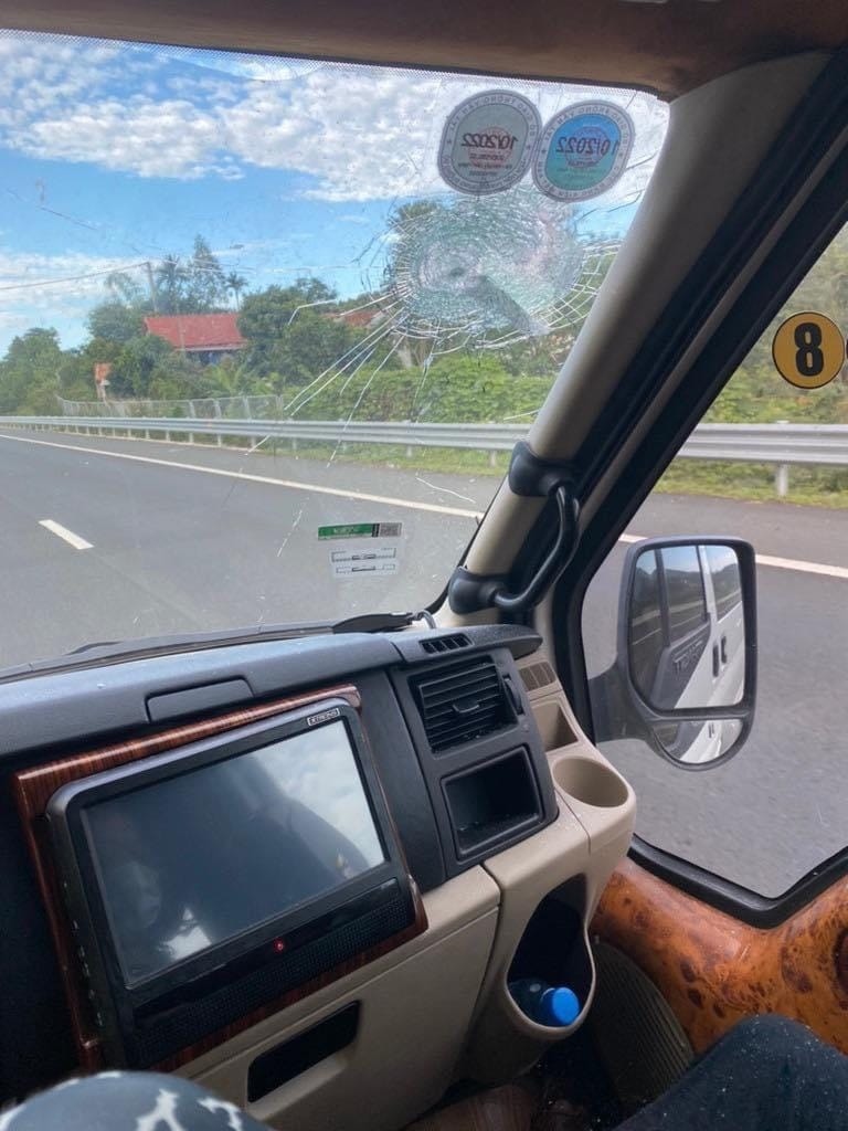 Xác minh nhóm đối tượng ném đá vào xe ô tô trên cao tốc Bắc Giang - Lạng Sơn