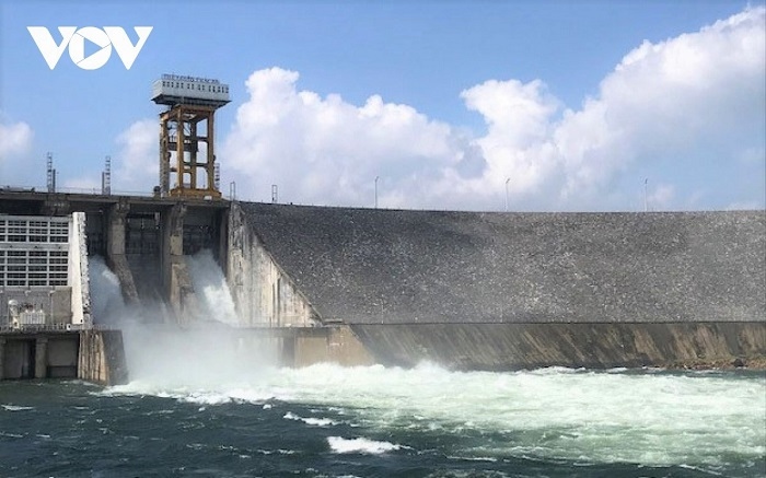 4 hồ thủy điện trên sông Đà lại thiếu nước
