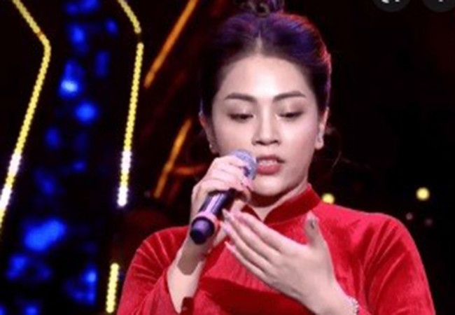 Chuyện showbiz: Ca sĩ Khánh Thy gây tranh cãi vì liên tục mắc khuyết điểm