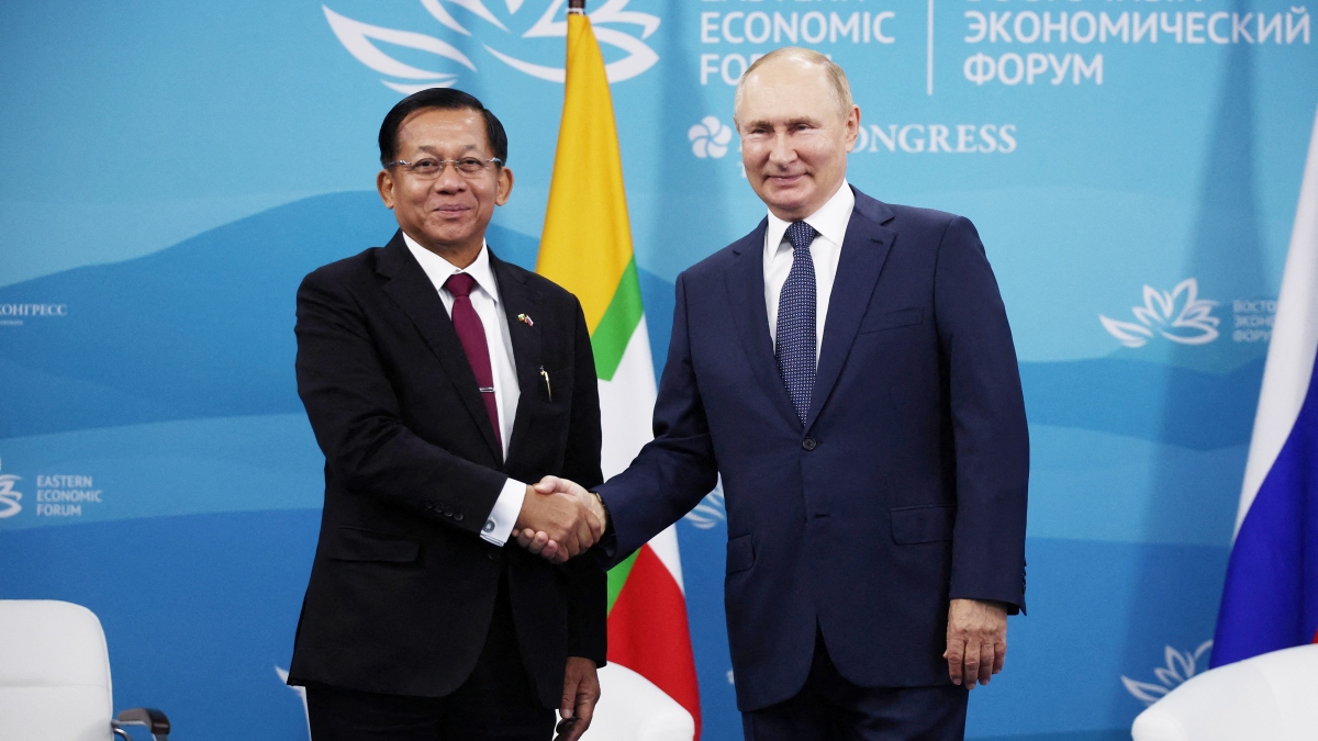 Thống tướng Myanmar lần đầu gặp Tổng thống Nga Putin