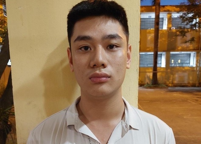 Khởi tố kẻ bịt mặt cướp giật của người đi đường tại Hà Nội