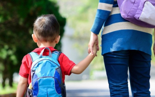 7 sai lầm cha mẹ nên tránh khi trẻ quay trở lại trường học