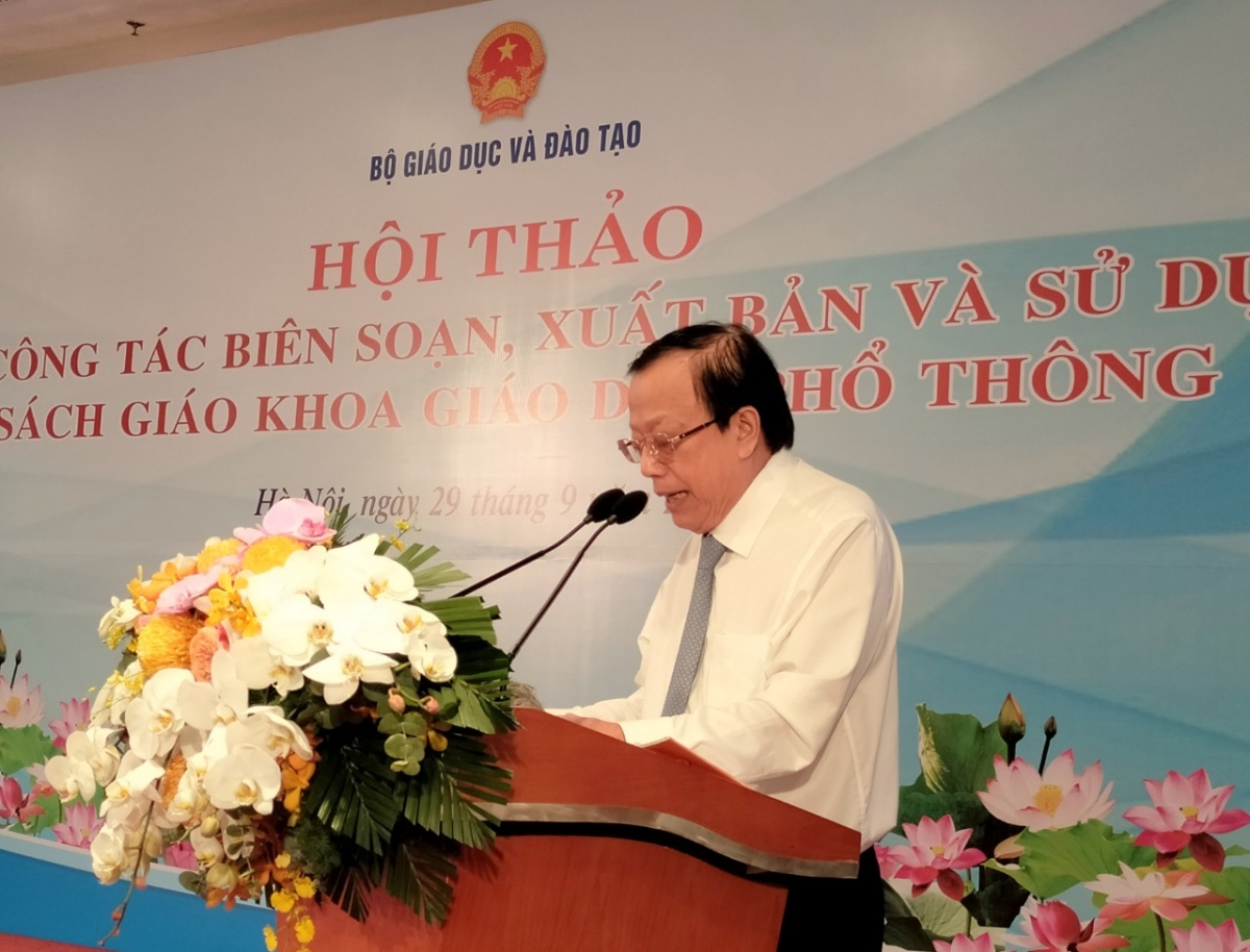 Ông Ngô Trần Ái: Giá sách giáo khoa Việt Nam thấp hơn nhiều quốc gia khác