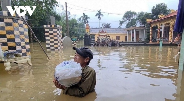 Khắc phục hậu quả, chủ động ứng phó với áp thấp nhiệt đới, mưa lũ tại miền Trung