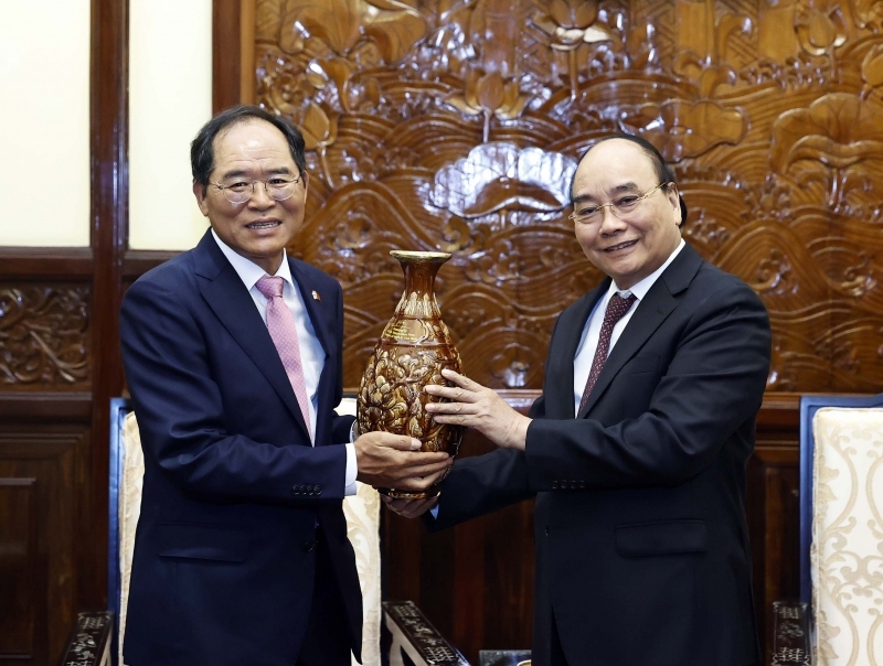 Chủ tịch nước Nguyễn Xuân Phúc tiếp Đại sứ Hàn Quốc chào từ biệt