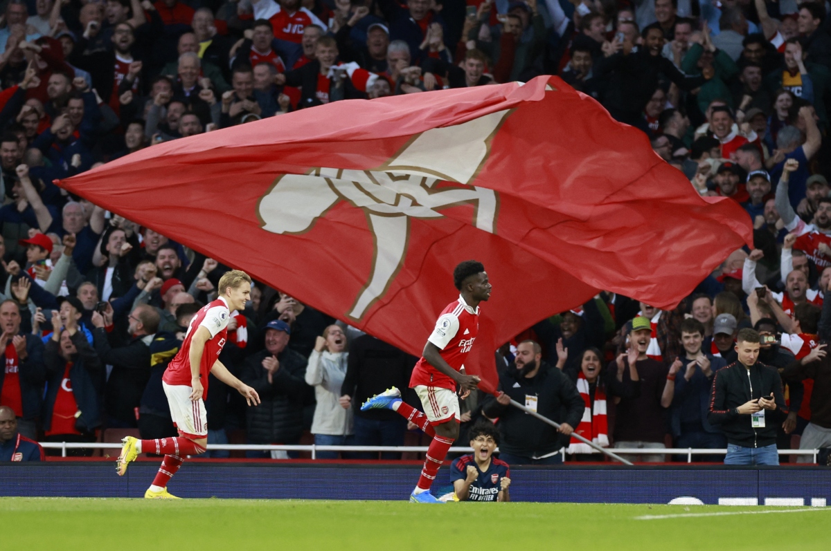Rượt đuổi tỷ số ngoạn mục, Arsenal đả bại Liverpool để trở lại ngôi đầu Ngoại hạng Anh
