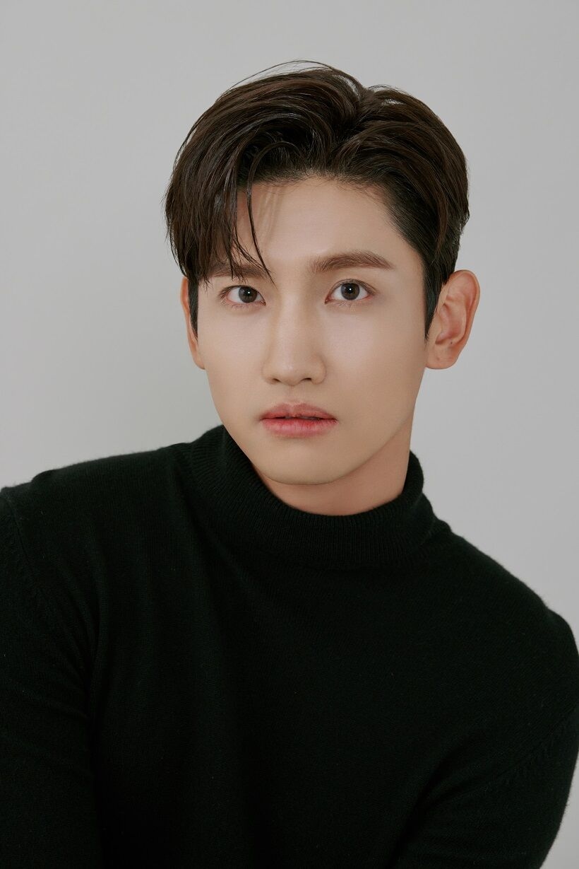 Changmin (TVXQ) lên chức bố sau 2 năm kết hôn