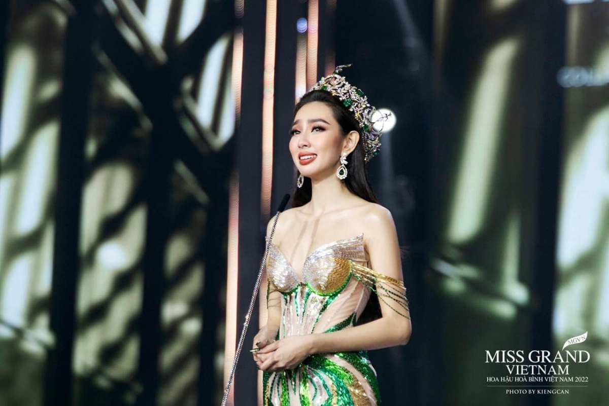 Chuyện showbiz: Hoa hậu Thuỳ Tiên kiếm ít nhất 2-3 triệu USD trong nhiệm kỳ