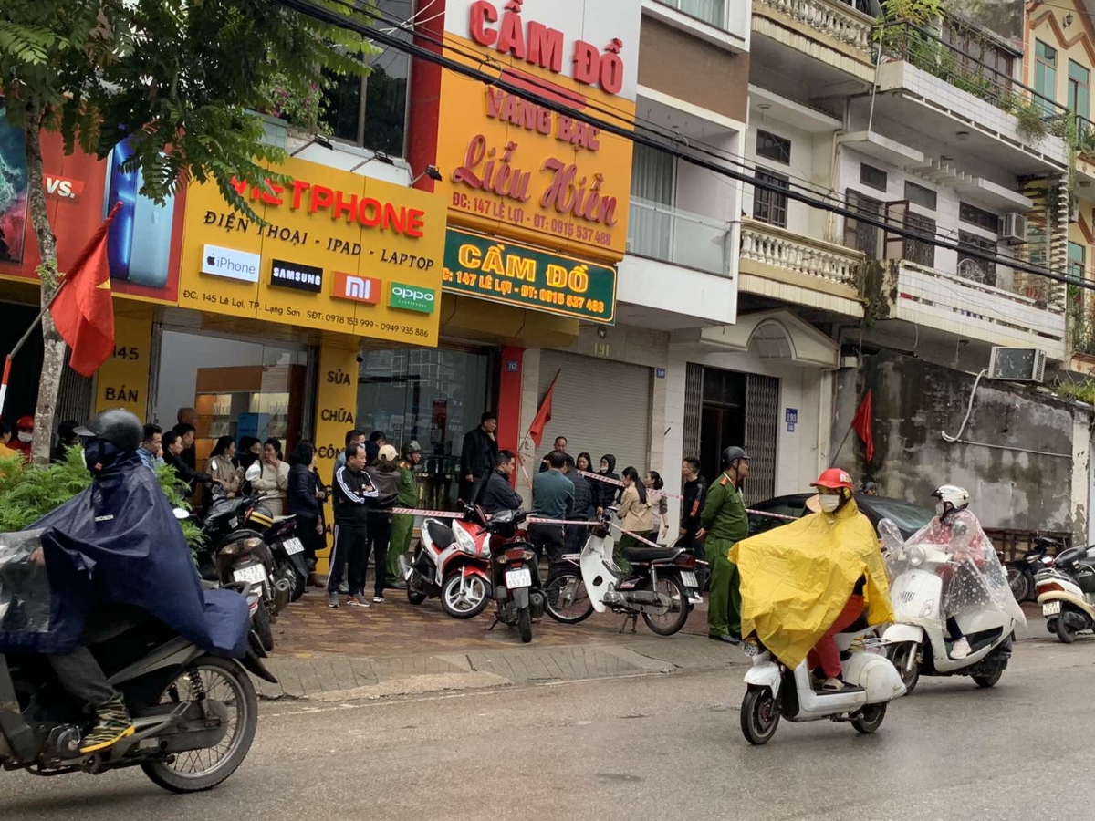 Dùng dao đe doạ để cướp tiệm vàng ở Lạng Sơn