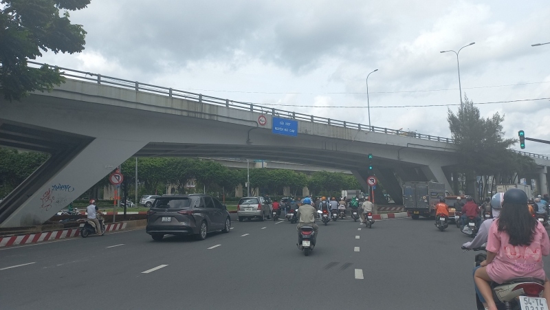 Đề nghị tạm dừng thanh toán hợp đồng dự án sửa chữa đường Nguyễn Hữu Cảnh