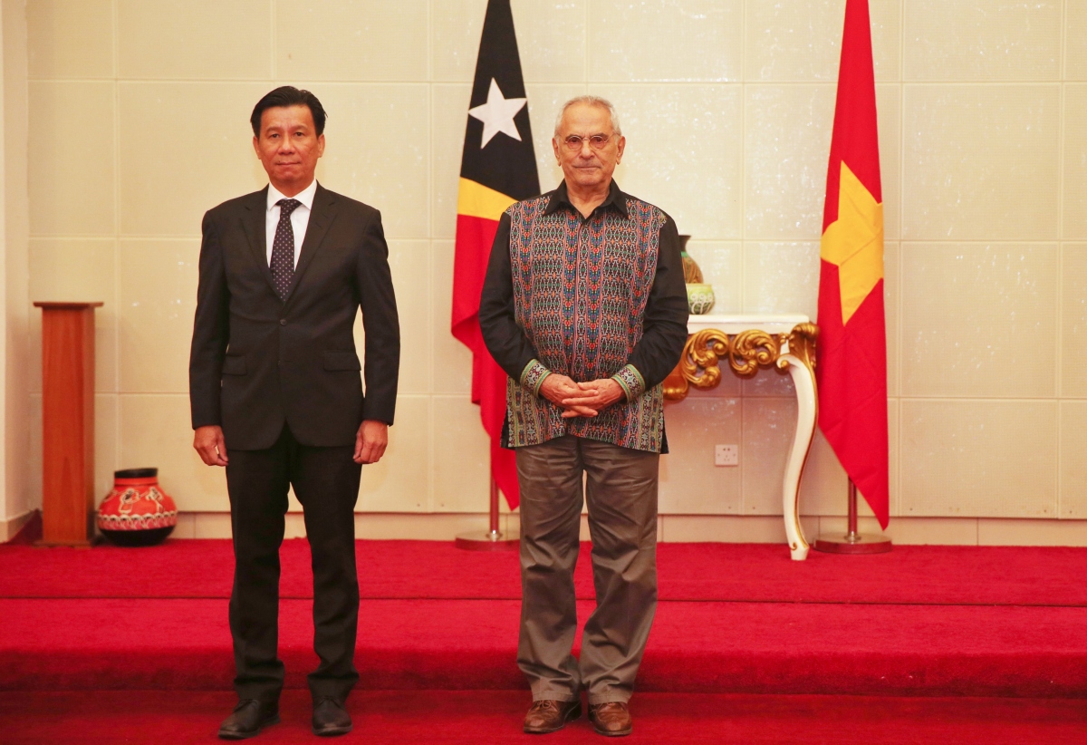 Đại sứ Tạ Văn Thông trình Quốc thư lên Tổng thống Cộng hòa Dân chủ Timor Leste