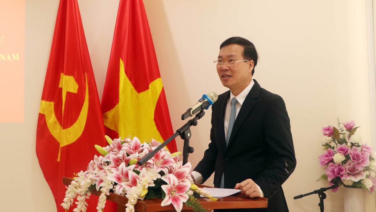 Ông Võ Văn Thưởng gặp gỡ kiều bào và doanh nghiệp Việt Nam tại Campuchia