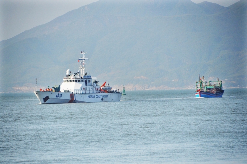 2 tàu cá bị chìm, 8 ngư dân được cứu sống ở Khánh Hòa