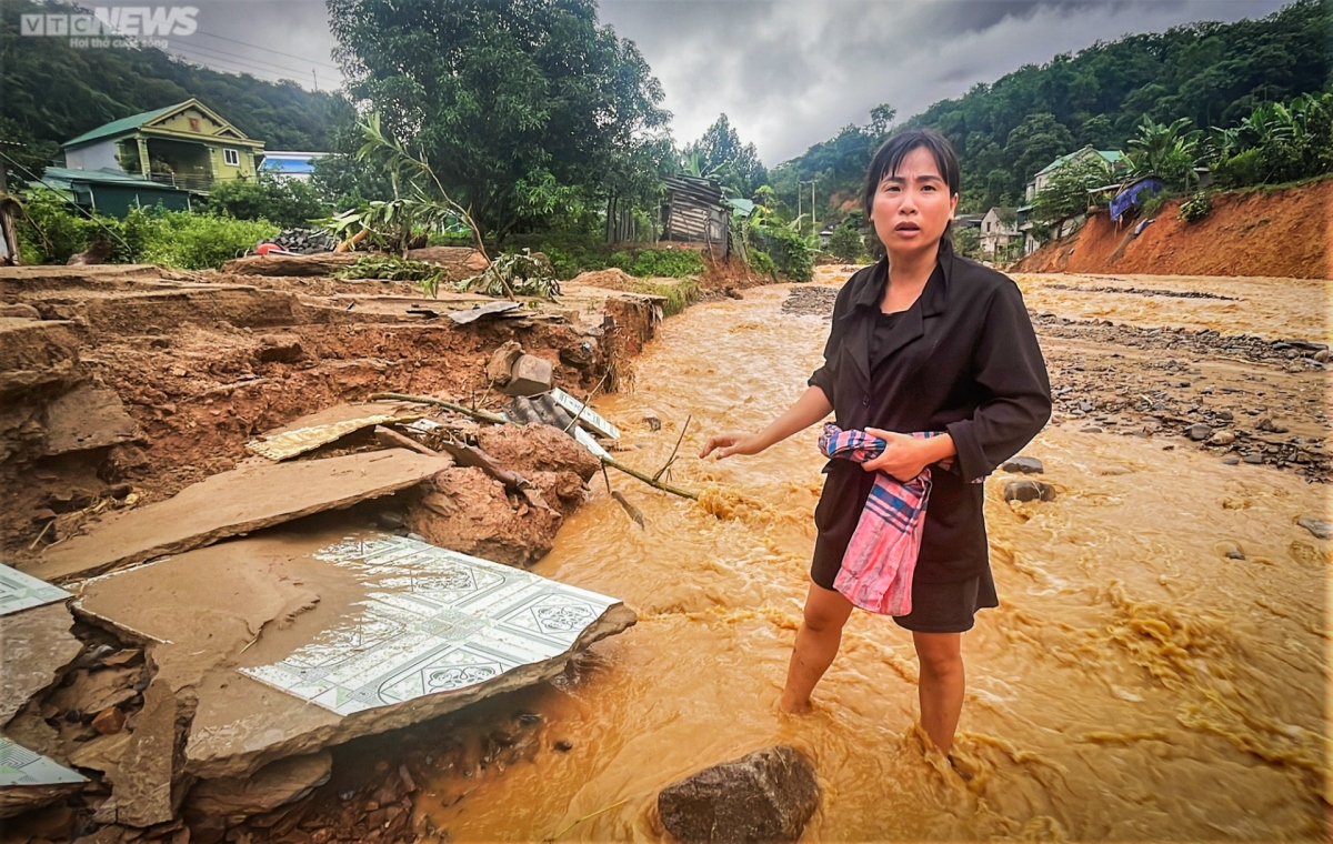 Sau trận lũ lịch sử càn quét, nhà dân ở Nghệ An trơ trọi vài viên gạch