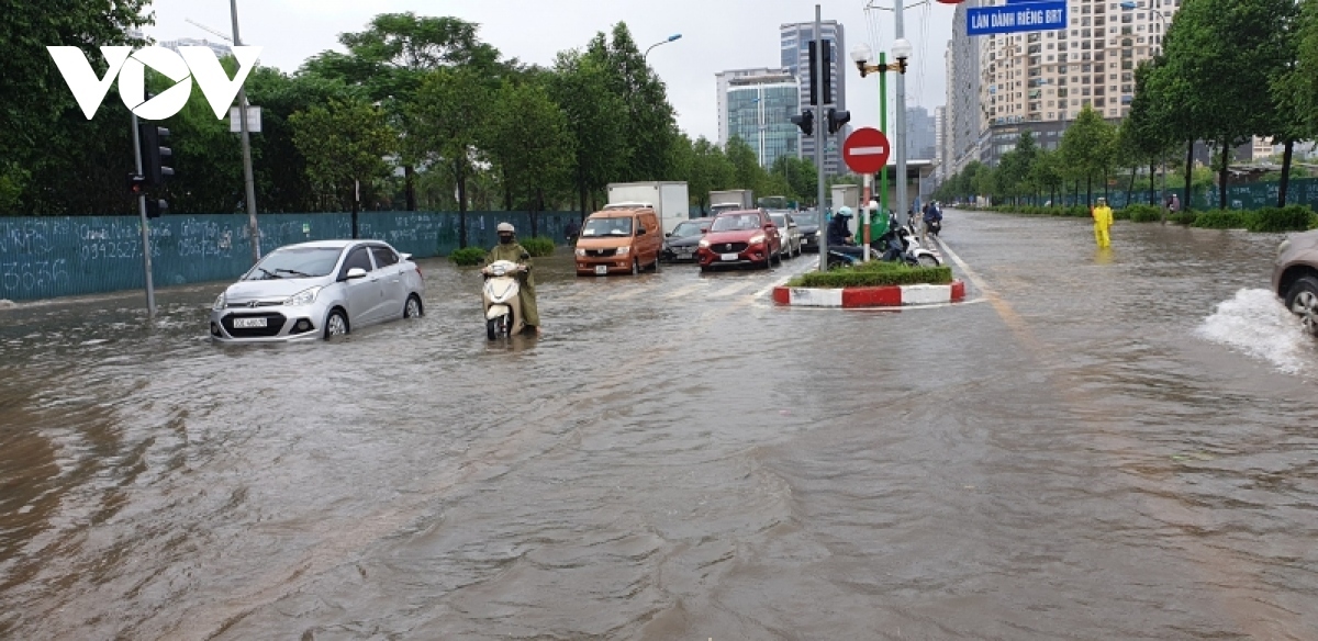 Thành phố lớn bị ngập lụt nặng, trách nhiệm thuộc về ai?