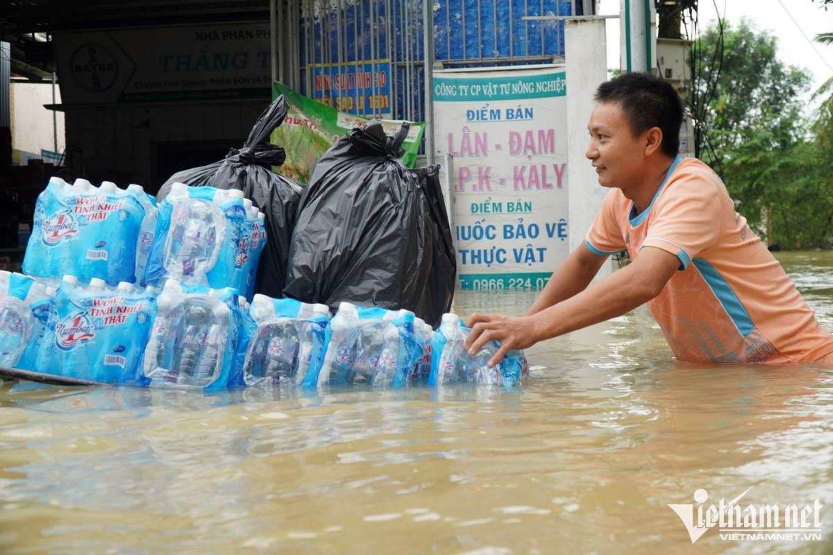 Gần 1.700 hộ dân ở Hà Tĩnh bị ngập