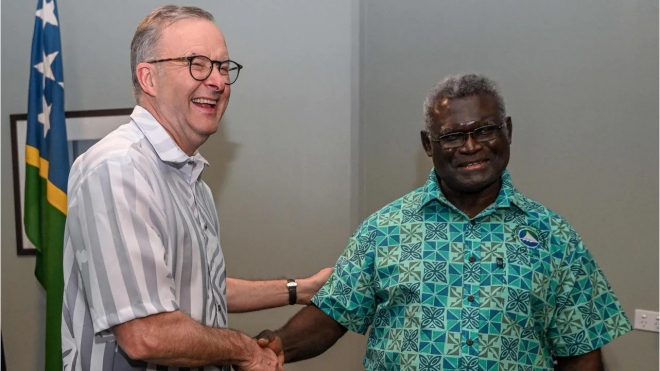 Thủ tướng Solomon bất ngờ thăm Australia