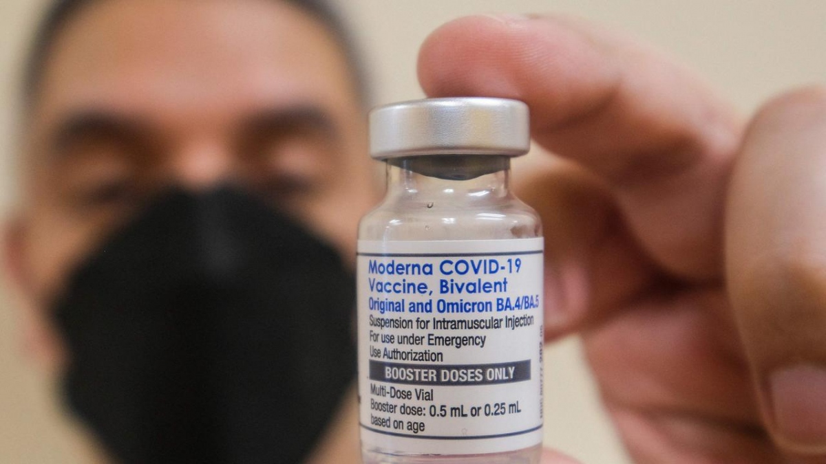 Australia bắt đầu tiêm vaccine Covid-19 ngăn ngừa biến thể Omicron