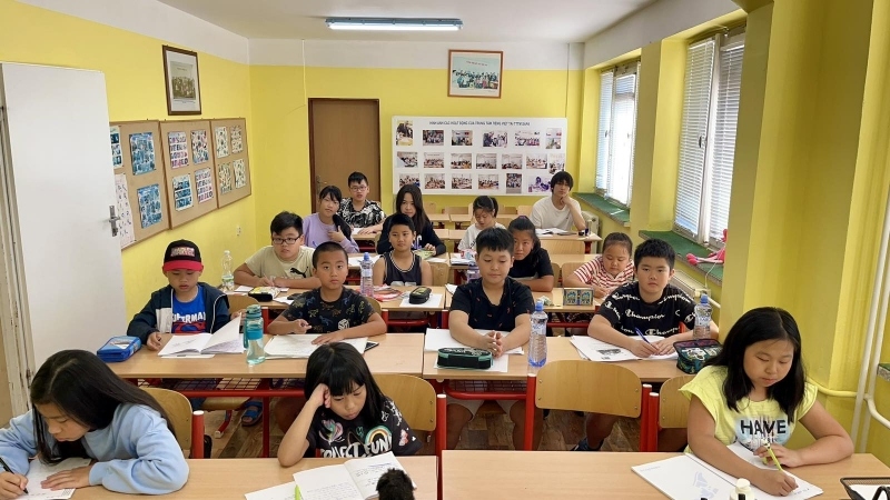 Những giáo viên kiều bào nặng lòng với Tiếng Việt