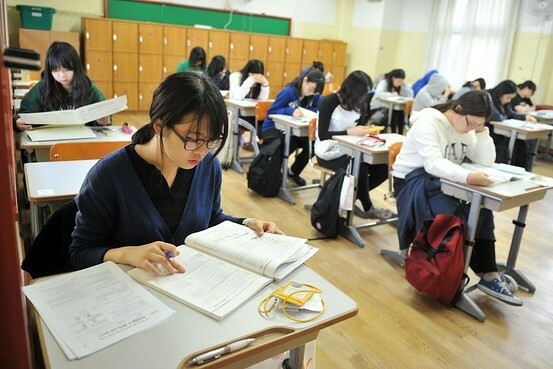 Hơn nửa triệu thí sinh Hàn Quốc bước vào kỳ thi đại học đầy cam go