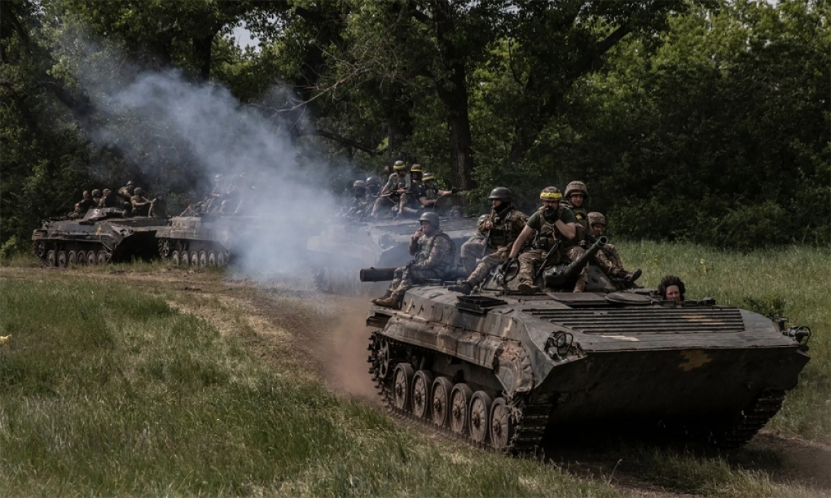 Rút quân khỏi Kherson, Nga dồn lực tại mặt trận khốc liệt Donbass