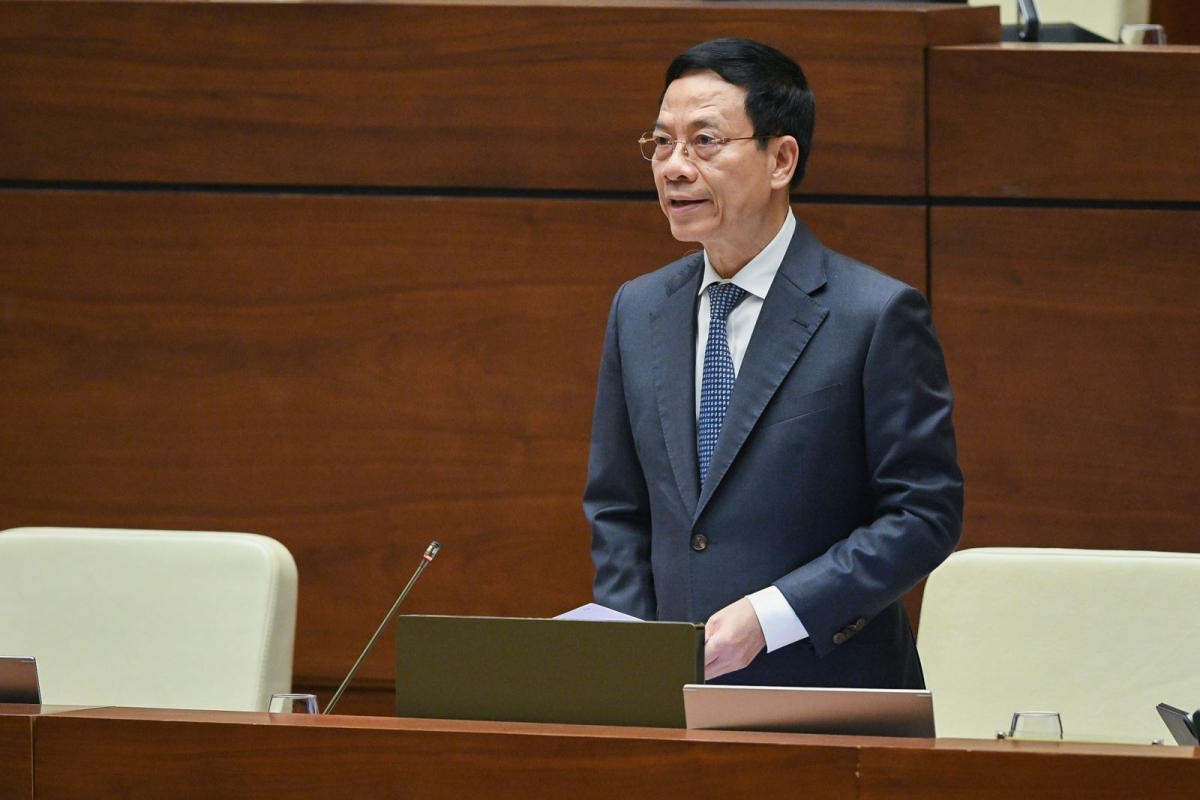 Bộ trưởng Nguyễn Mạnh Hùng nhận trách nhiệm về vấn đề xử lý sim "rác"