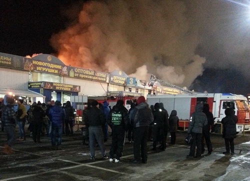 Cháy ở chợ Sadovod (Nga), hàng hóa của người Việt bị thiệt hại