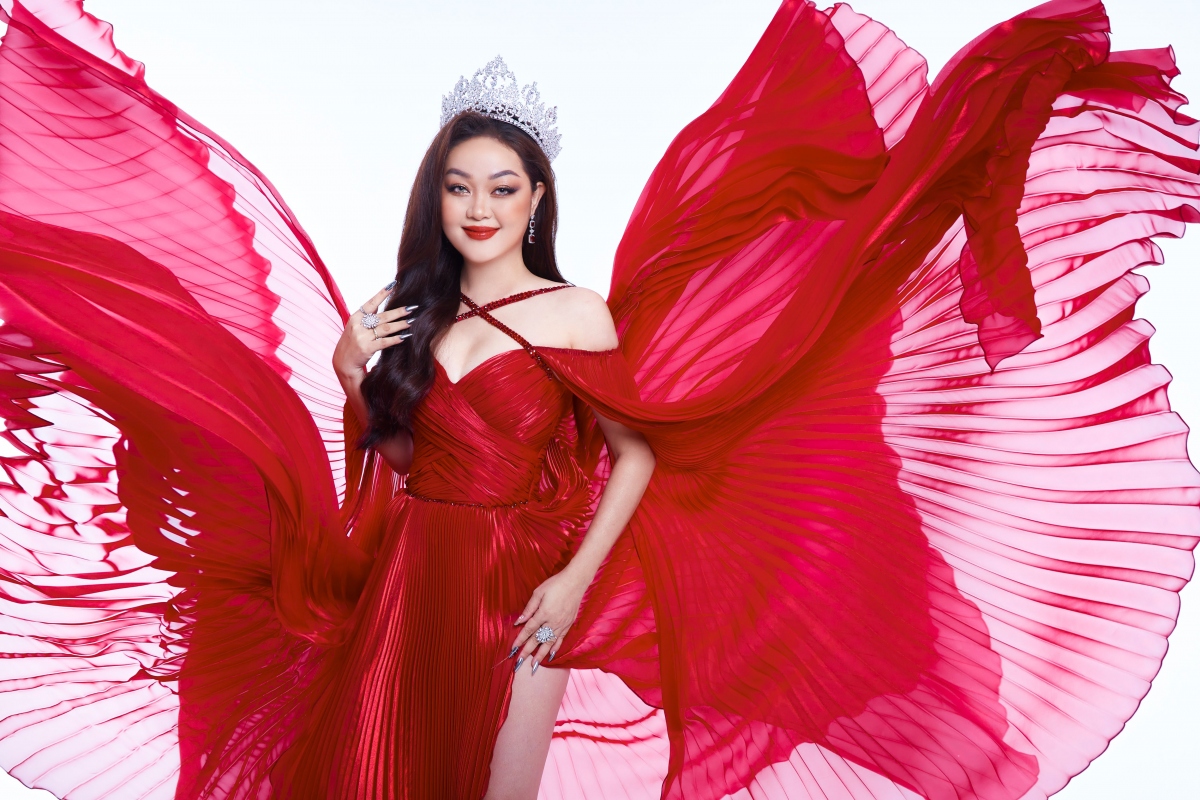 Hoa hậu Hoàng Thanh Nga làm giám khảo cuộc thi Hoa hậu quý bà Việt Nam 2022