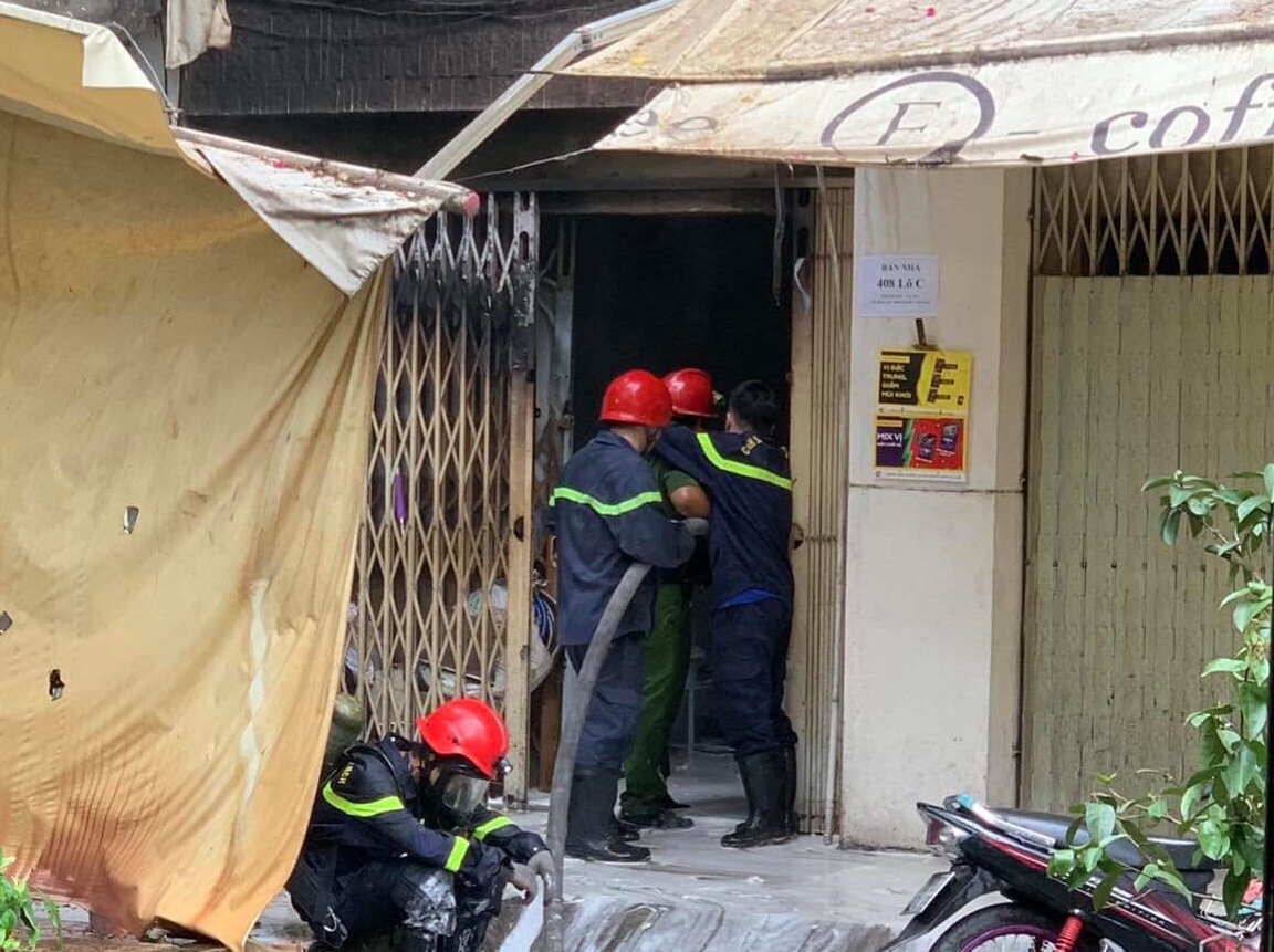 Nổ bình gas gây cháy căn hộ ở TP.HCM, một người bị bỏng