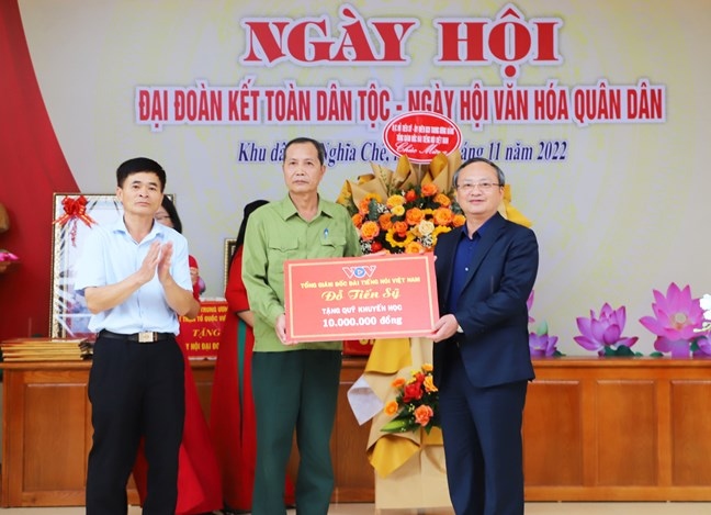 Tổng Giám đốc VOV dự Ngày hội Đại đoàn kết toàn dân tộc tại Hưng Yên