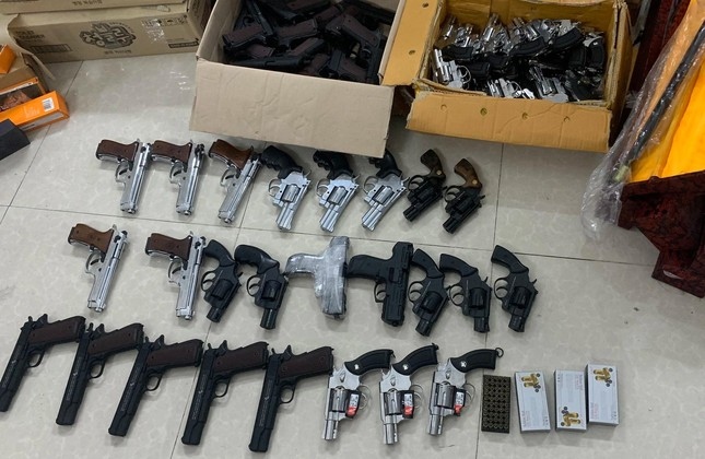 Triệt phá đường dây buôn bán gần 150 khẩu súng tại TP.HCM