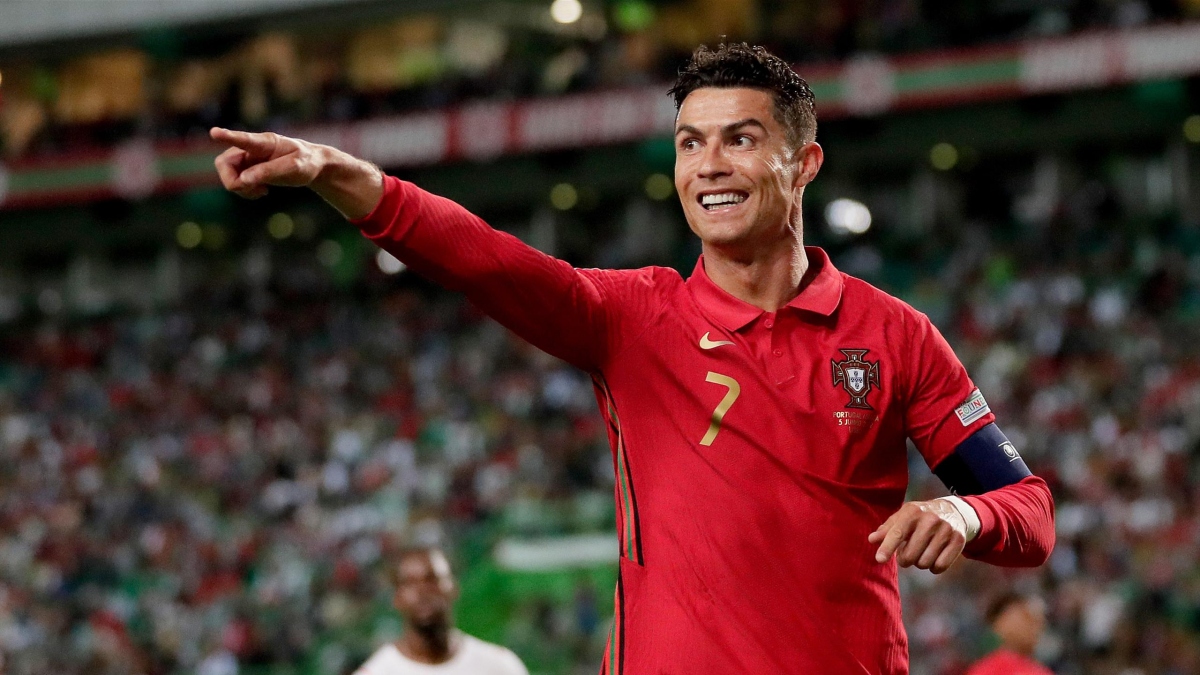 Lịch thi đấu bóng đá hôm nay (17/11): Cơ hội cho Ronaldo