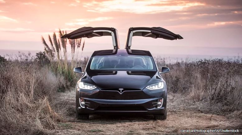 Tesla triệu hồi gần 30.000 xe Model X do lỗi túi khí