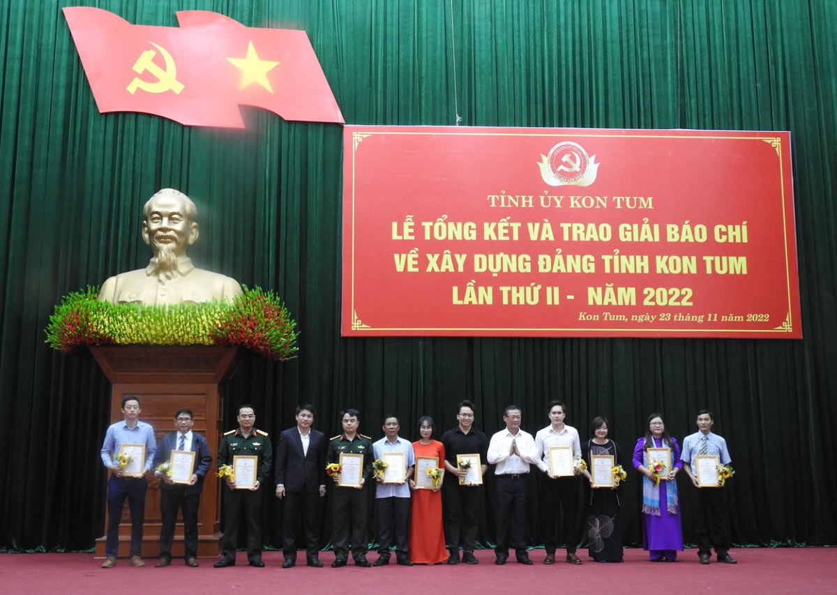 Tỉnh ủy Kon Tum trao Giải Báo chí xây dựng Đảng lần thứ II năm 2022