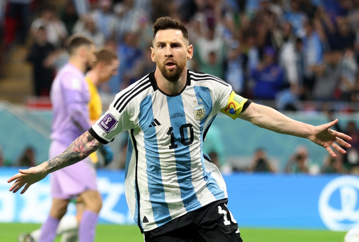 Messi toả sáng trong ngày cán mốc 1000 trận đấu