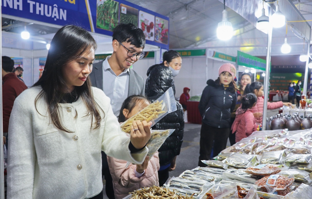 Quảng Ninh kích cầu tiêu dùng cuối năm qua hội chợ OCOP