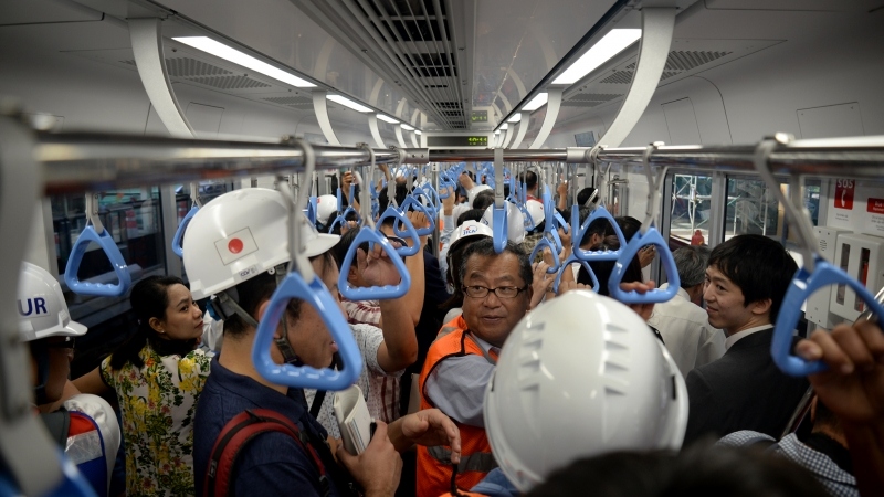 Bí thư Thành uỷ TP.HCM và Đại sứ Nhật Bản tại Việt Nam trải nghiệm metro 1